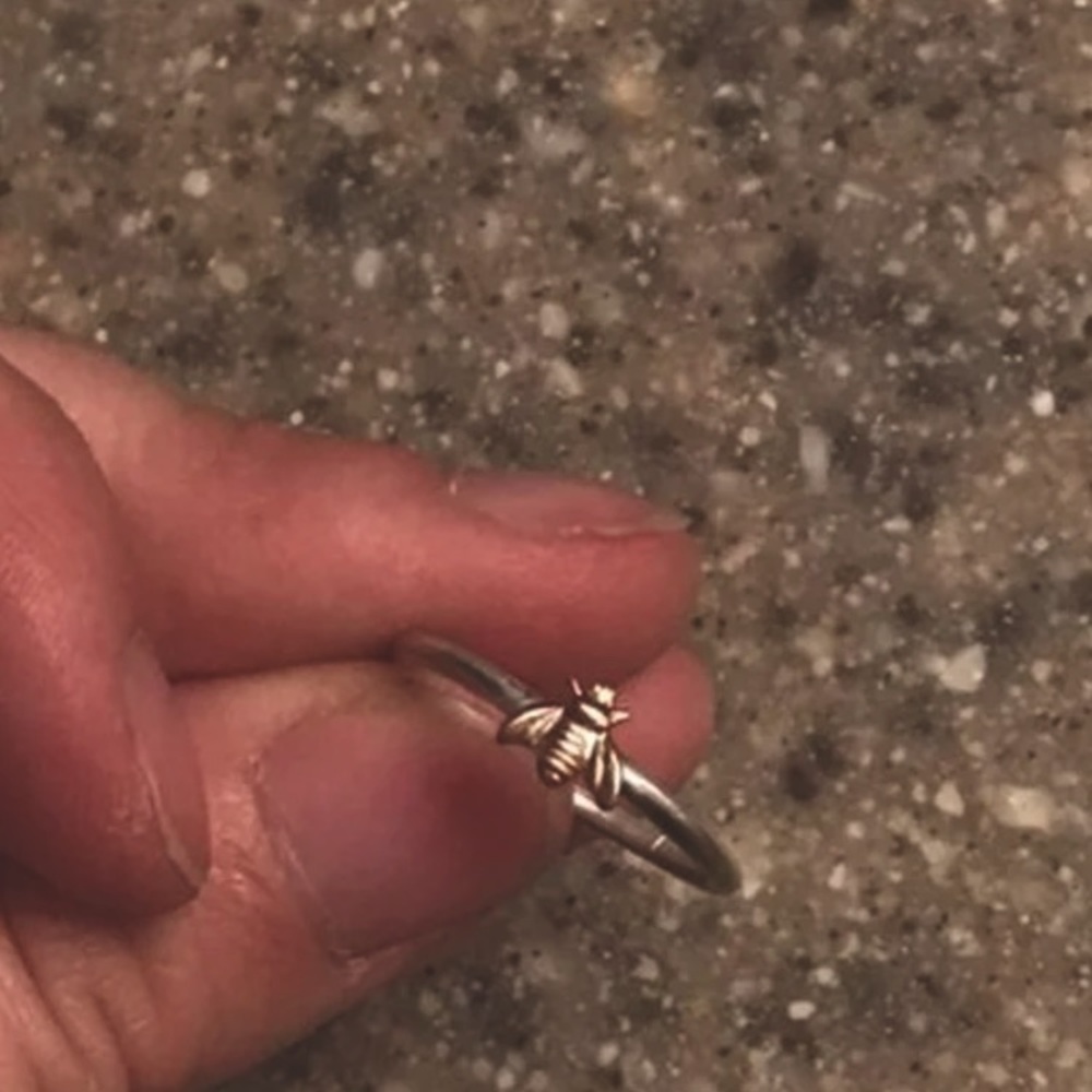 Bee ring